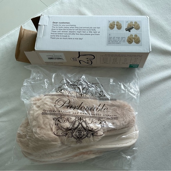 PARLOVABLE Women's Small 5/6 Open Toe Slippers Soft Plush Furry Beige NIB - Picture 6 of 12